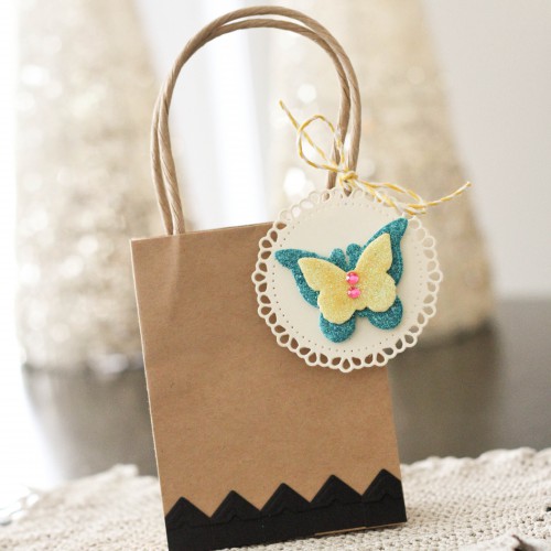 Easy Gift Bag and Tag Tutorial by Latisha Yoast for Scrapbook Adhesives by 3L