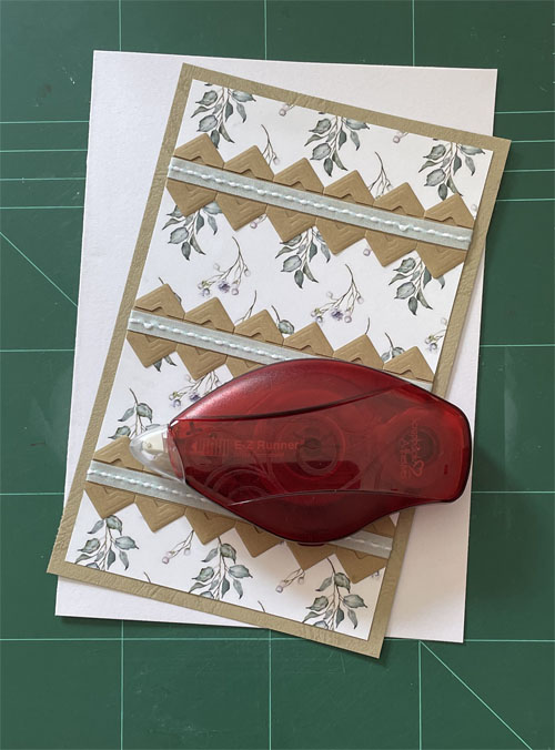 Classic Styled Romantic Card by Yvonne van de Grijp for Scrapbook Adhesives by 3L 