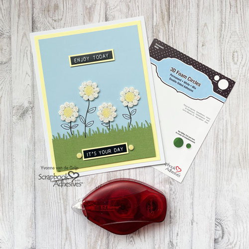 Glittered Daisy Card by Yvonne van de Grijp for Scrapbook Adhesives by 3L 